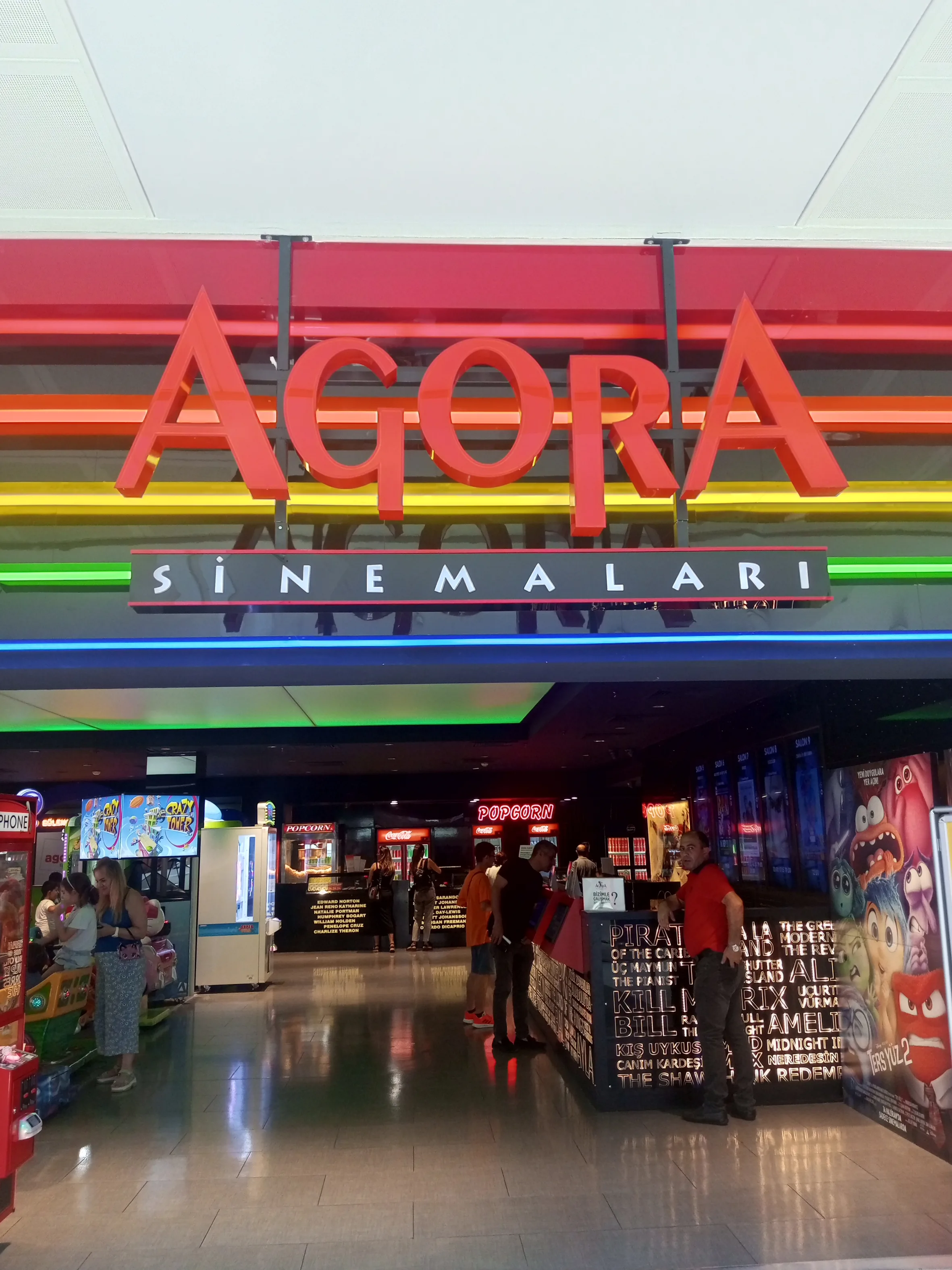 Agora — Leuchtwerbeanlage