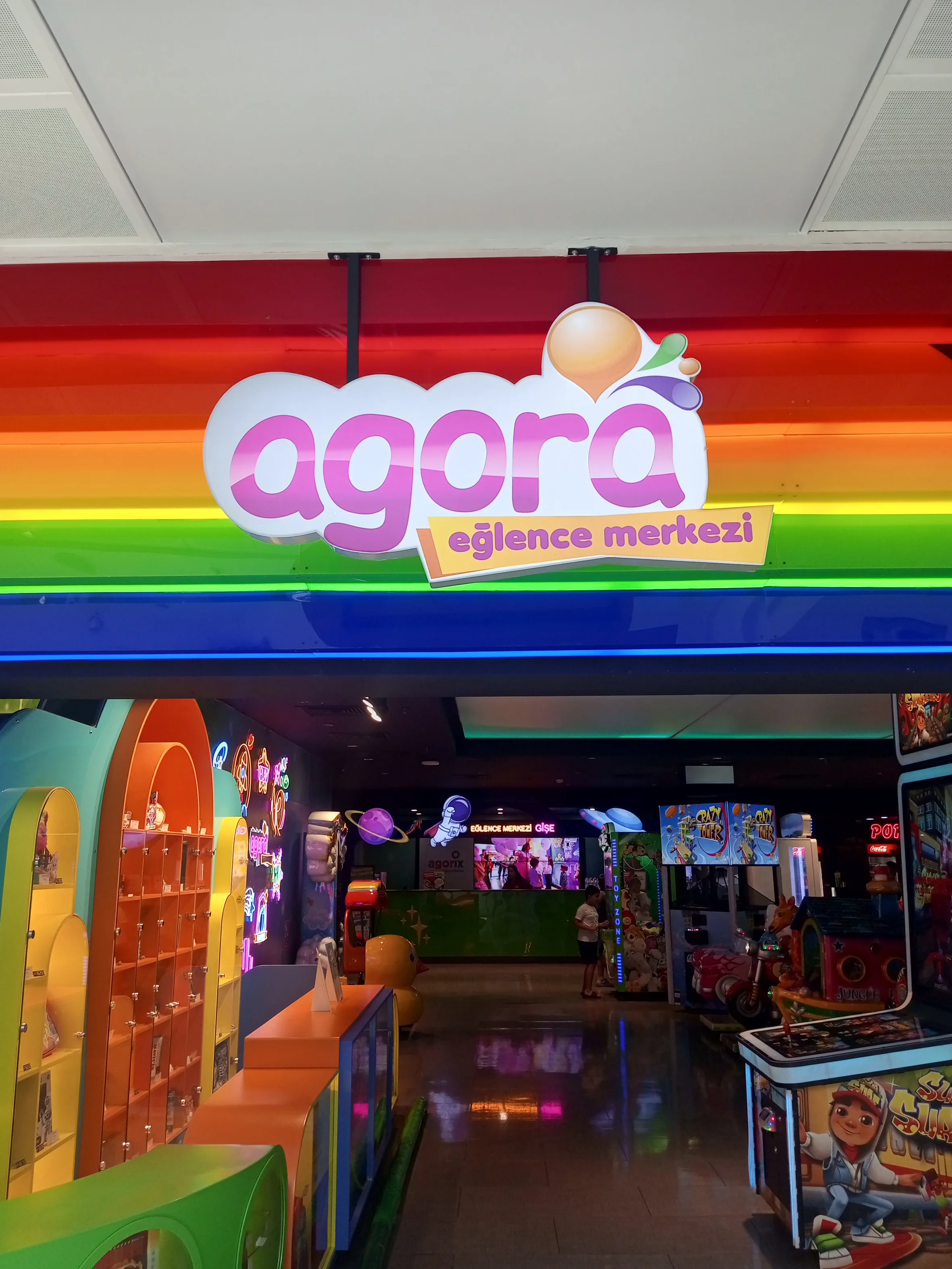 Agora — Leuchtwerbeanlage